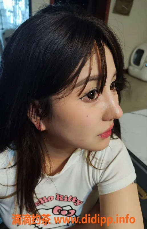 武汉楼凤-武昌小伍：微胖精品小坦克，6p起