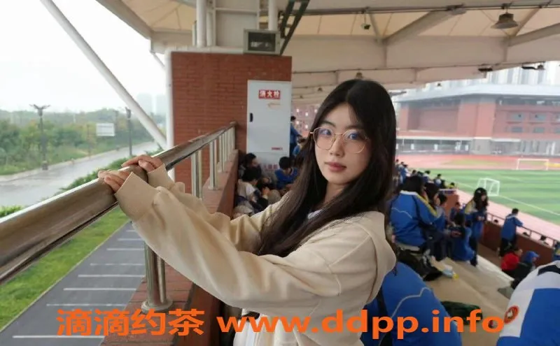 北京楼凤-朝阳区茶茶，18岁166cm C罩杯，轻松服务