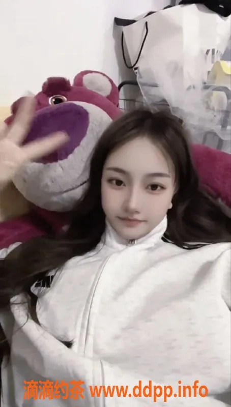 成都楼凤-25岁零依，三瓦窑御姐，颜值爆表！