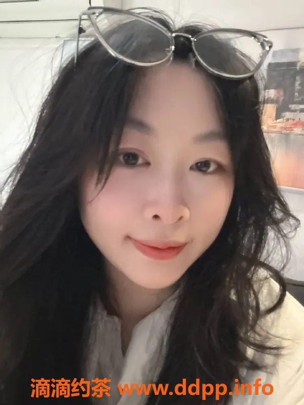 广州楼凤-越秀嫩妹刘妤淇视频验证，700元约起！