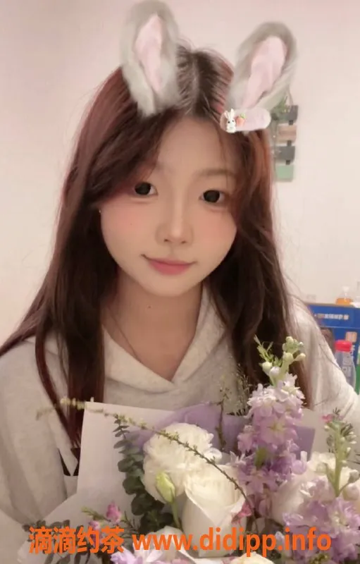 杭州楼凤-拱墅嫩妹琪梦，800元体验舌吻与69互舔