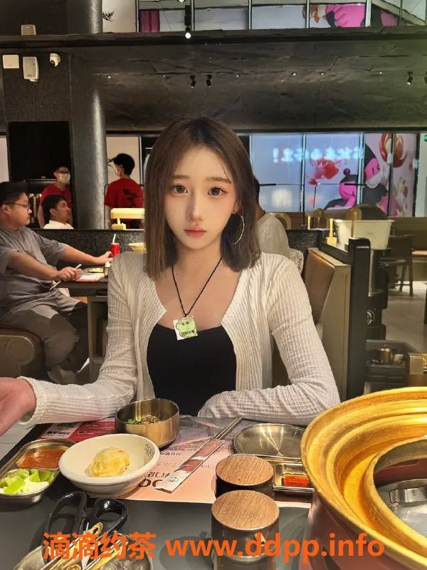 广州楼凤-广州天河小饼老师，800起蛇吻服务