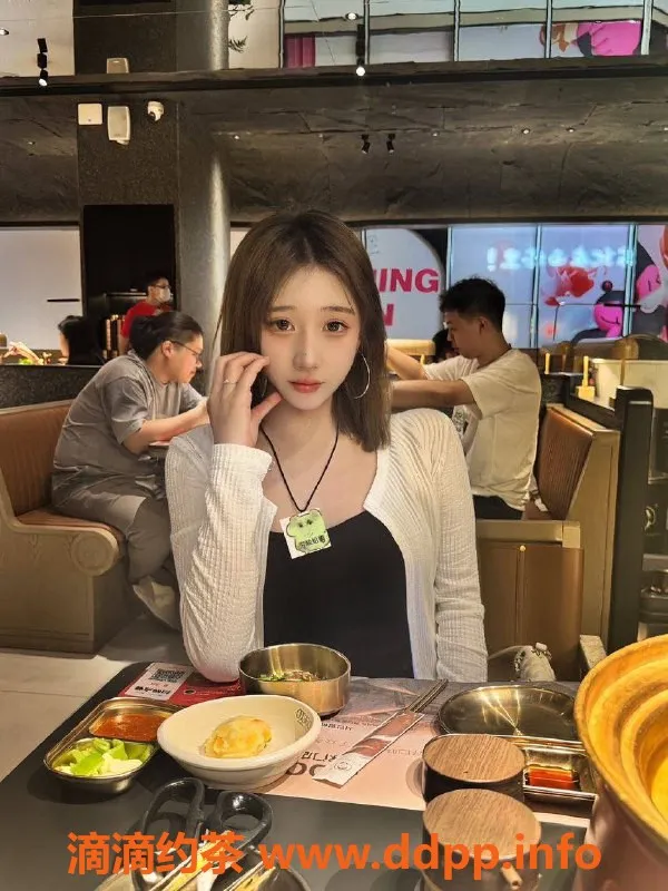 广州楼凤-广州天河小饼老师，800起蛇吻服务