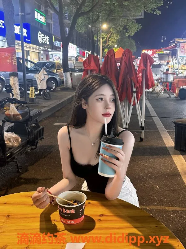 长沙楼凤-雨花区19岁小仙，激情服务仅需600p