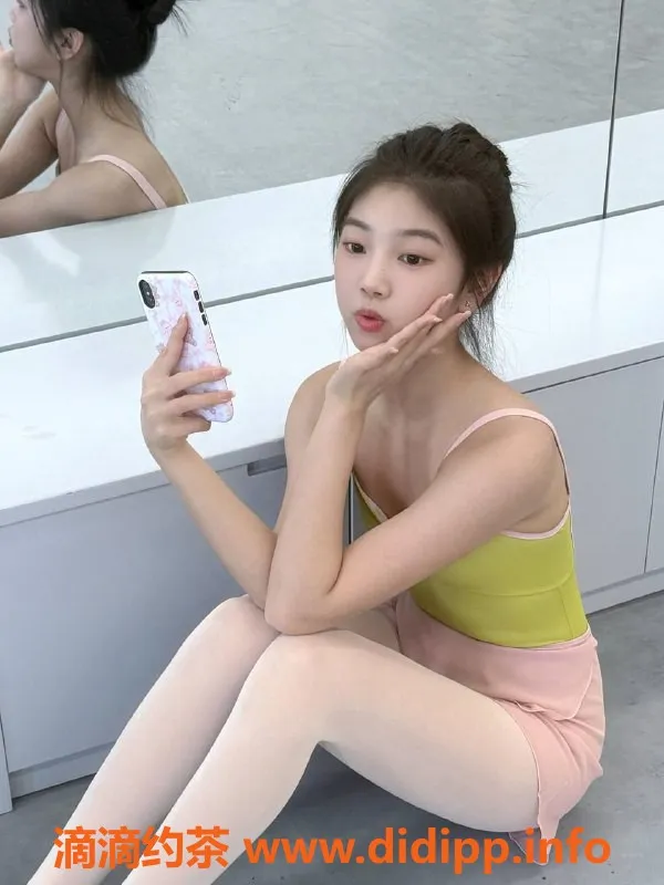 杭州上门服务-杭州小薯条，163cm，19岁，甜蜜约会体验