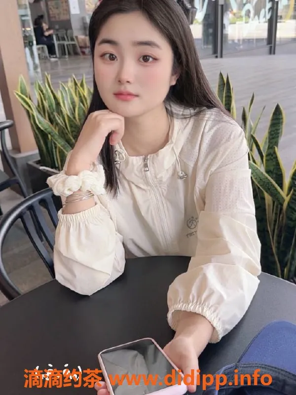 杭州楼凤-艺名小可，服务优质，预约请加微信！