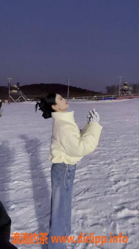 成都楼凤-锦江区御姐罗拉，170cm身材高挑，服务多样