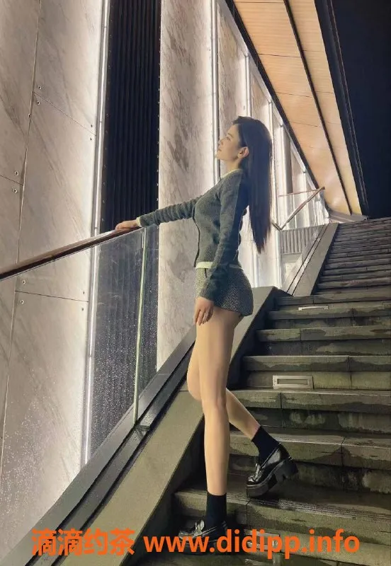 成都楼凤-锦江区御姐罗拉，170cm身材高挑，服务多样