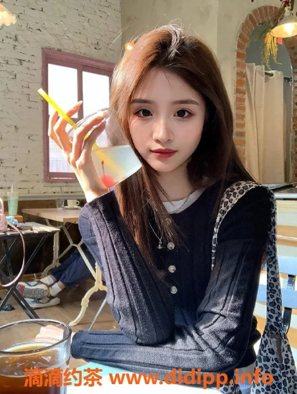 广州楼凤-荔湾嫩妹馨媛，600元体验不一样的服务