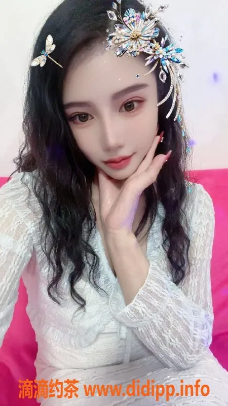 武汉楼凤资源信息,硚口冰冰，私聊预约，魅力无限