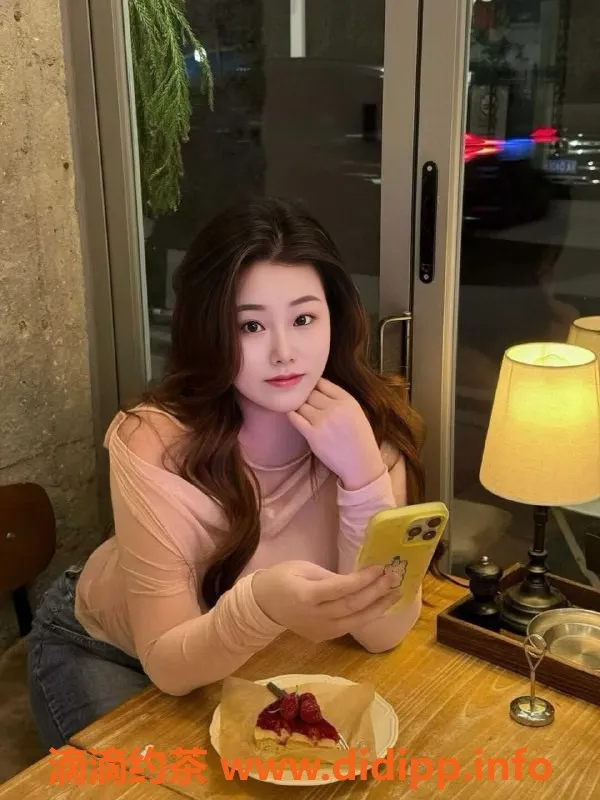 成都楼凤资源信息,武侯区御姐圆圆，160cm微胖，27岁特惠服务