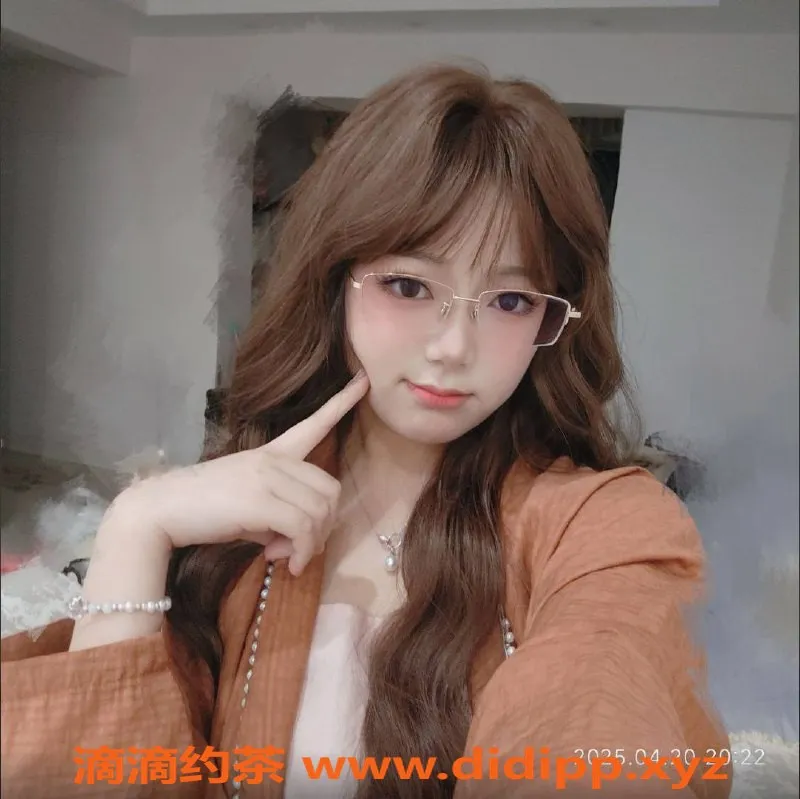 成都楼凤-成华区小若，甜美嫩妹，6p开档，服务超赞！