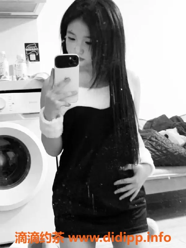 广州楼凤-天河嫩妹琪琪，视频验证，无拘舌吻体验