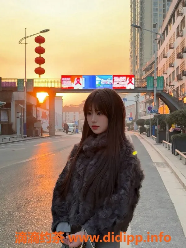 广州楼凤-白云嘉嘉，大胸美媚，700元一次服务