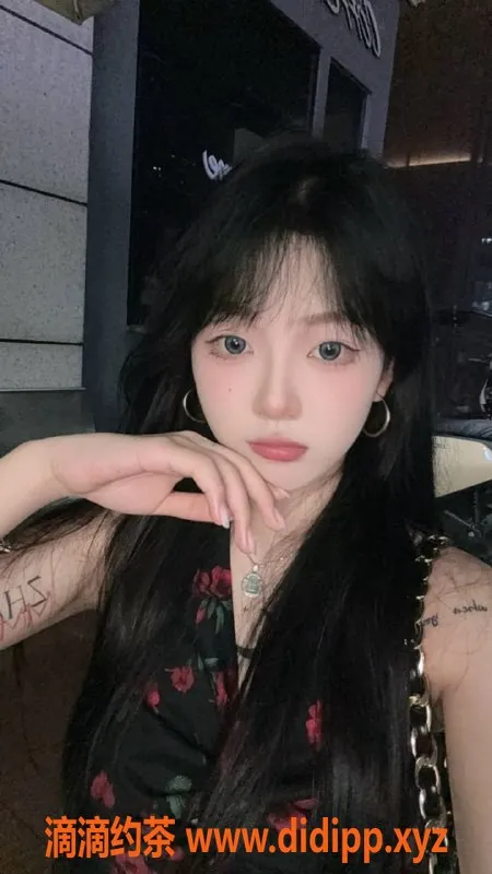 广州楼凤-天河嫩妹肉肉，7P鸳鸯浴体验等你来尝试