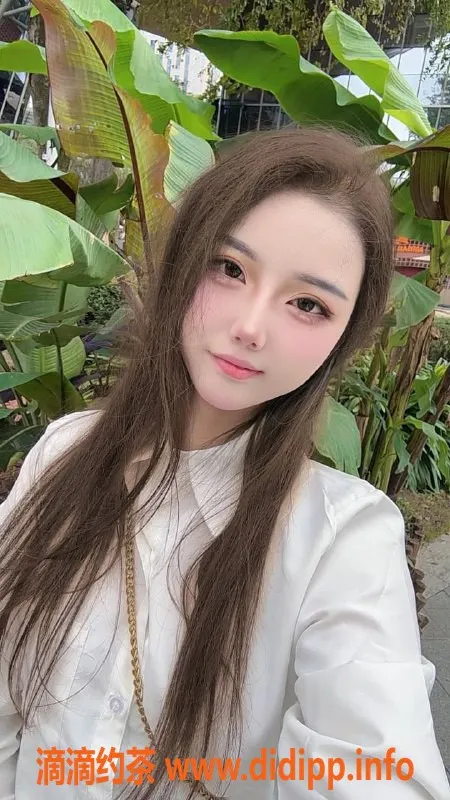 成都楼凤-武侯区嫩妹夏七七，19岁，160cm，6P起步