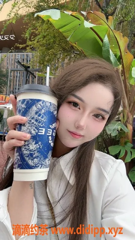 成都楼凤-武侯区嫩妹夏七七，19岁，160cm，6P起步