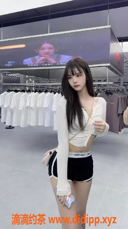 成都楼凤资源信息,武侯区嫩妹夏七七，19岁，160cm，6P起步