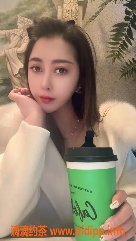 北京楼凤-朝阳咪妮，25岁标准身材，胸围36E，1200元服务