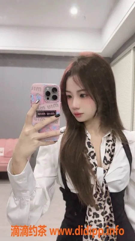 杭州楼凤-萧山馨馨，颜值甜妹，陪浴服务1000起