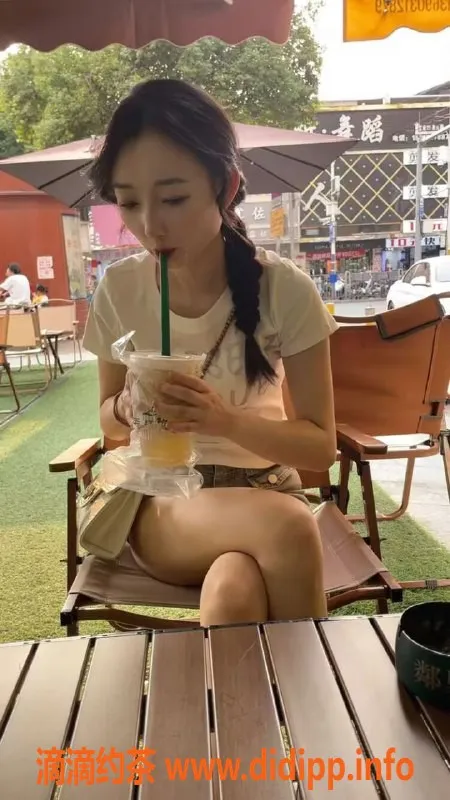 广州楼凤-广州天河菲菲老师，蛇吻服务600起