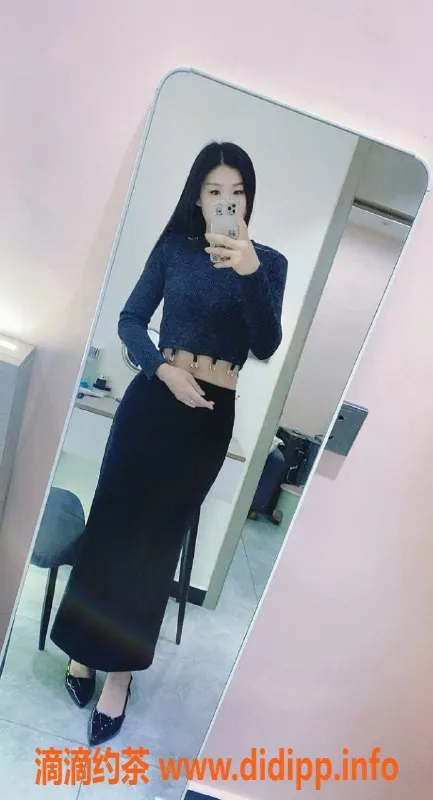 广州楼凤-江夏平面模特开心，170cm 26岁