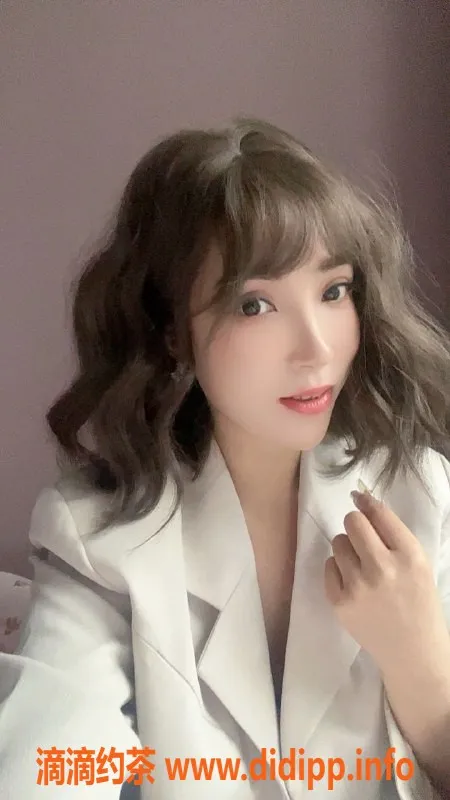 西安楼凤-未央区罗兰，27岁B罩杯，166/95超乖女孩