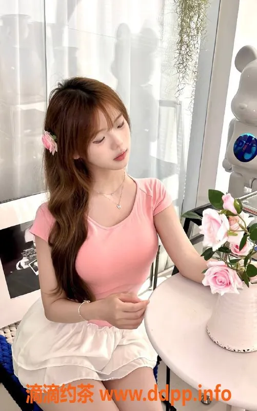 重庆楼凤-大坪可儿，161cm C32，20岁，服务热情