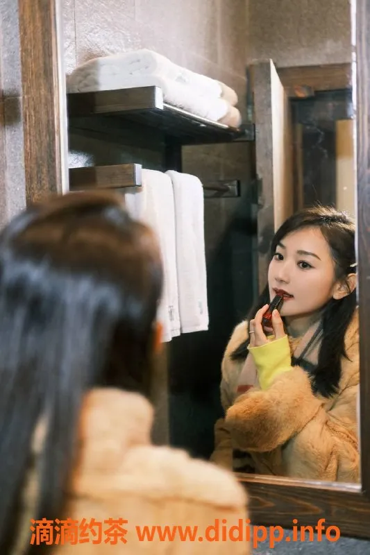 成都楼凤-28岁嘉嘉，青羊区高颜值代聊服务，160cm 100斤