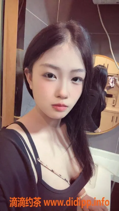 长沙楼凤-岳麓小文：19岁162cm，价格500p起，服务全！