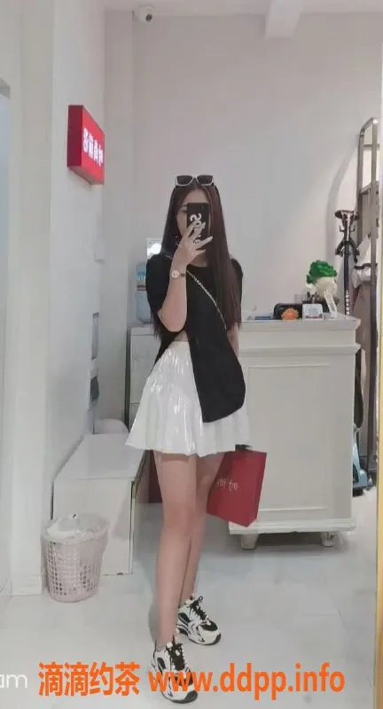 西安楼凤资源信息,未央区木子，160/95，22岁，服务超暖心