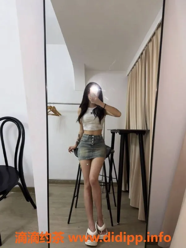 广州楼凤-黄埔嫩妹小冉，7P鸳鸯浴服务等你来体验！