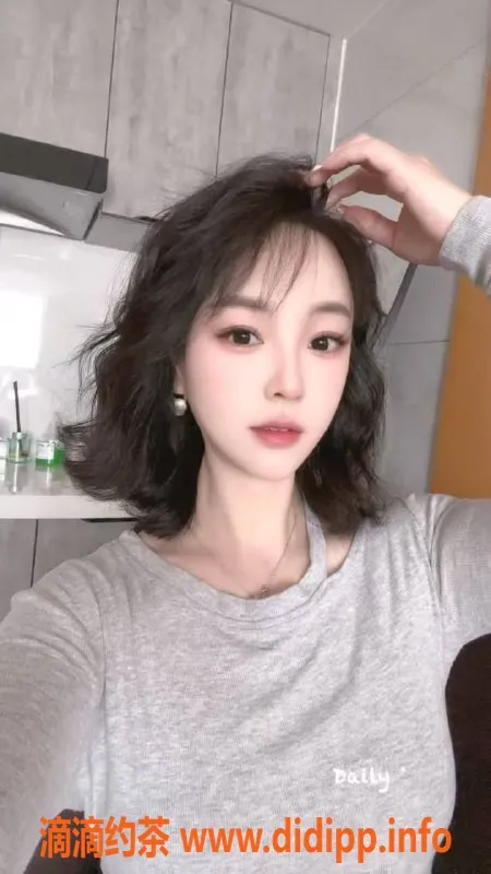 西安楼凤-未央区安妮，身高164cm，专业按摩服务