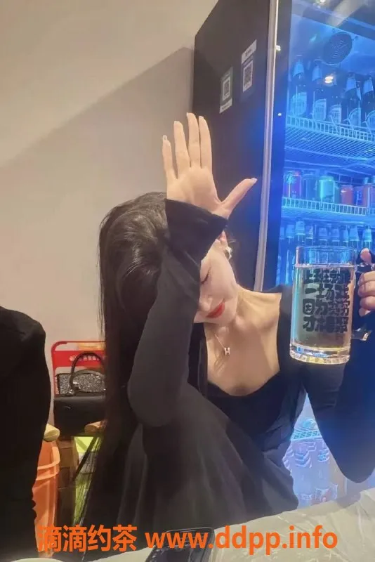 西安楼凤-未央区25岁甜兔，170cm C杯，热情服务