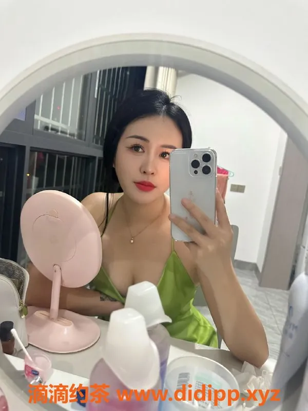 西安楼凤-高新区24岁舒雅，172CM高挑身材，陪洗服务仅500起！