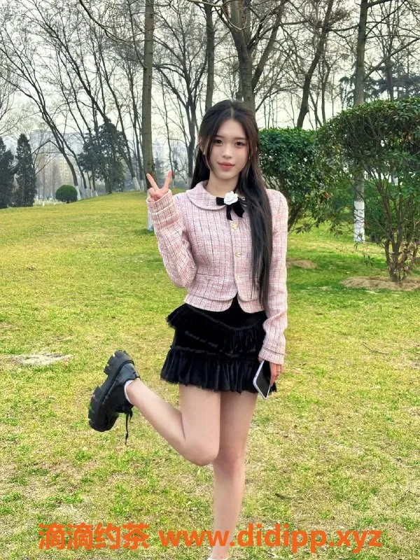 深圳楼凤-南山悠米老师，价格1500p，制服服务超赞