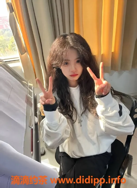 杭州楼凤资源信息,上城区困困，大一舞蹈生，20岁，165高，胸围C