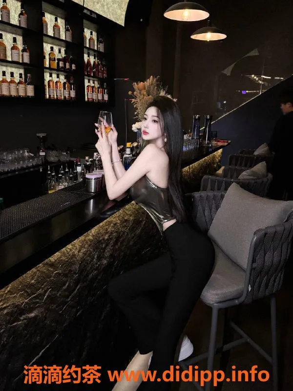 深圳楼凤-南山金晨熙，23岁，165cm，热情服务只需2500p