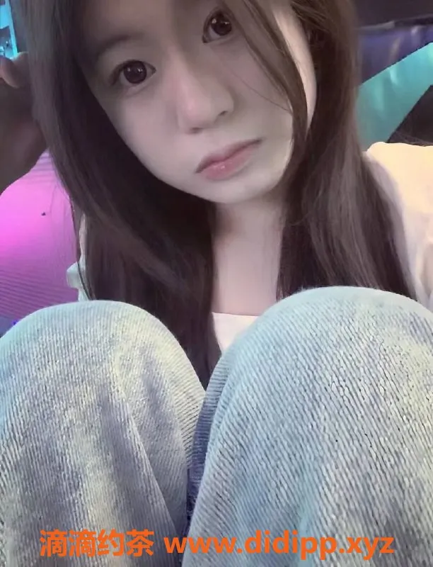 成都楼凤-春熙路嫩妹柚子，160身高85斤，代聊服务