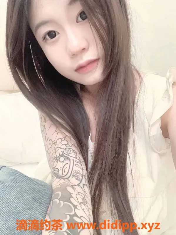 成都楼凤-春熙路嫩妹柚子，160身高85斤，代聊服务