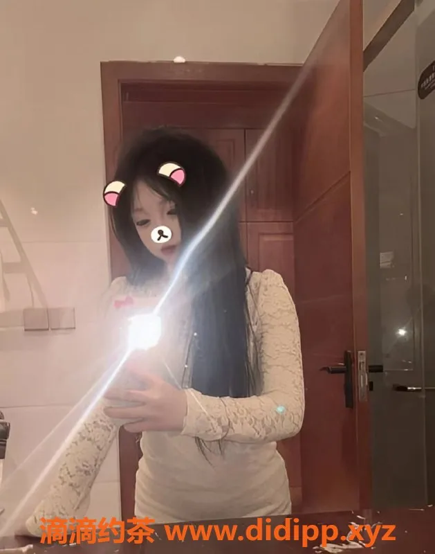 广州楼凤-天河嫩妹琪琪，700p含舌吻服务