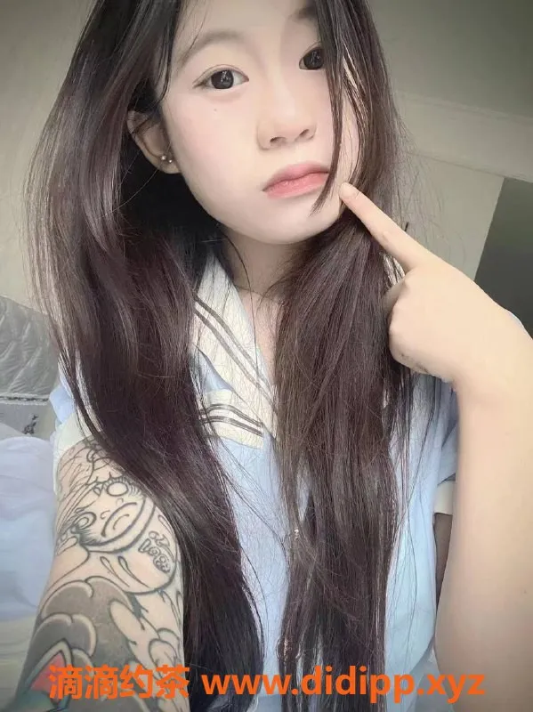 成都楼凤-春熙路嫩妹柚子，160身高85斤，代聊服务