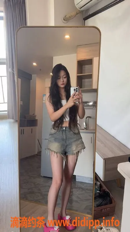 成都楼凤-成华区小楠甜妹，身高165，90斤，A奶超可爱