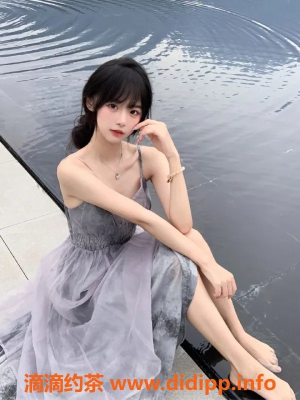 广州楼凤-荔湾19岁新人欣怡，身高169，34C热情服务