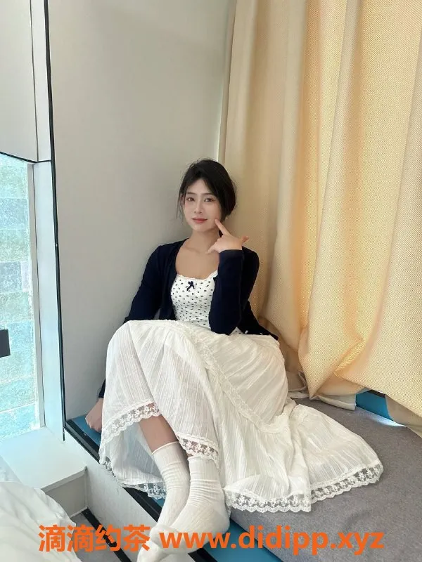 广州楼凤-佛山金沙洲晴宝老师，800起蛇吻服务