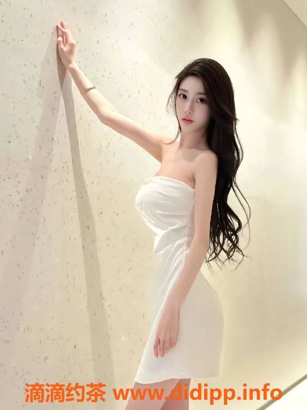 重庆外围-重庆赵露思，18岁花式调情楼凤，服务超赞！