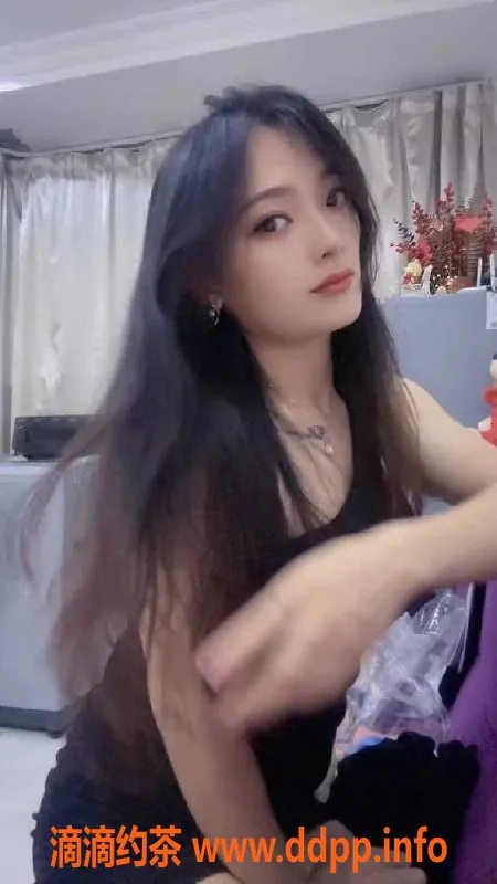 深圳楼凤-宝安风骚丹丹，25岁165cm，肛交服务500元！