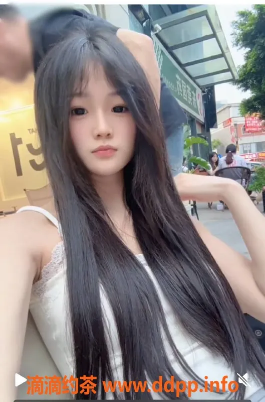 长沙楼凤-雨花区飘飘：160cm、45kg、18岁，超值600P服务