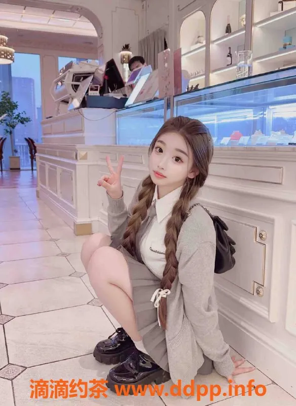 广州楼凤-越秀米可儿：嫩妹大胸9P鸳鸯浴服务