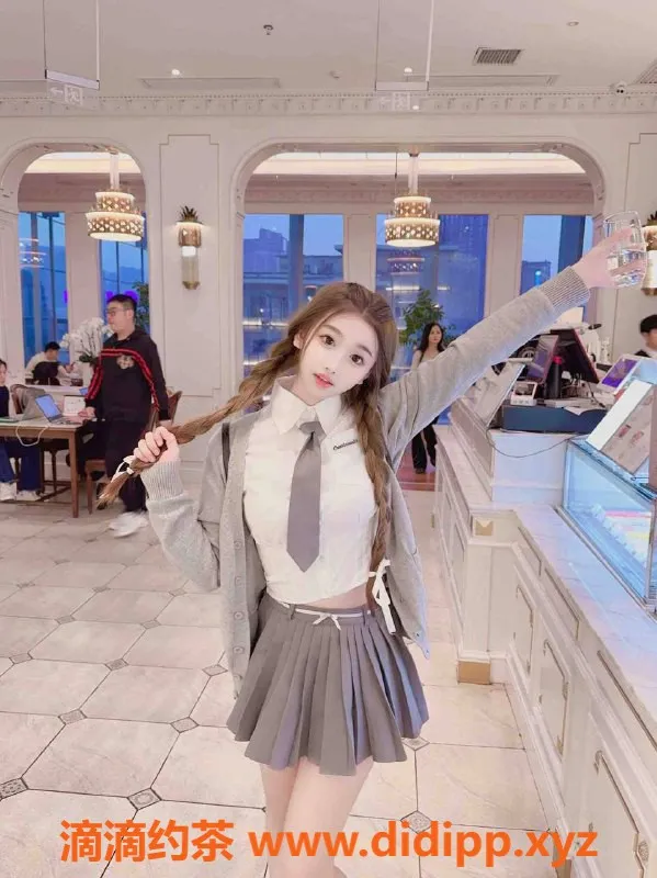 广州楼凤-越秀米可儿：嫩妹大胸9P鸳鸯浴服务